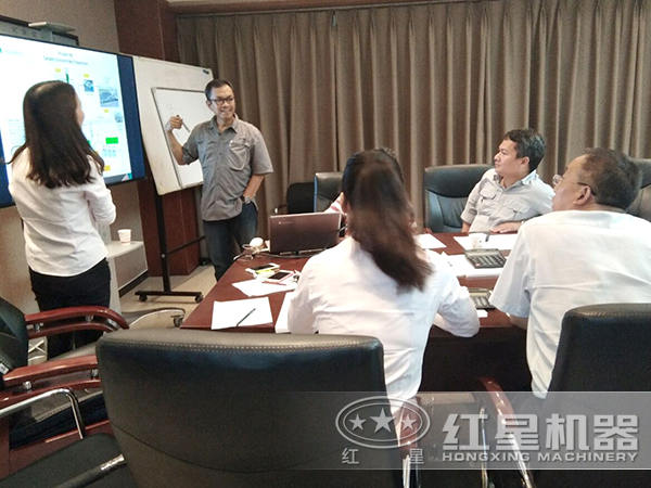 解答用戶(hù)問(wèn)題的技術(shù)人員